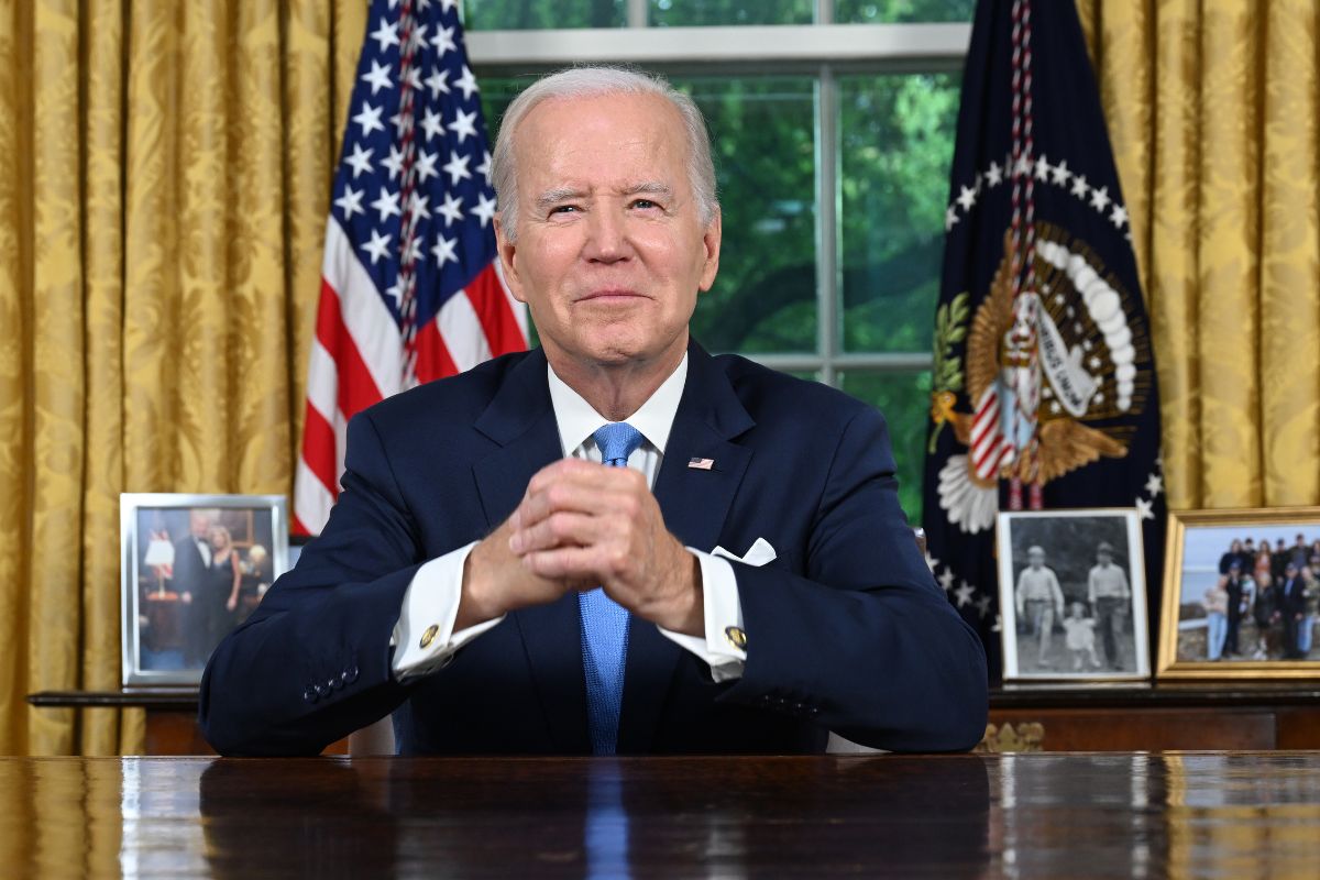 Joe Biden firma acuerdo sobre techo de deuda.