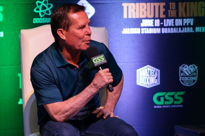 Julio Cesar Chavez, durante la conferencia de prensa.