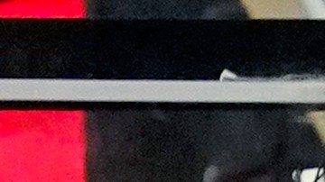 Kobe Brown completa una volcada con el uniforme de los Missouri Tigers.