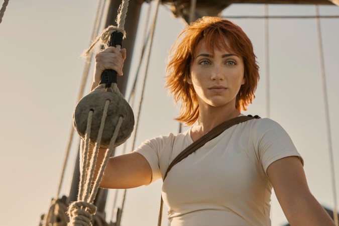 Emily Rudd es Nami.