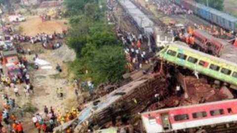 Es el peor accidente de trenes de la India en este siglo.