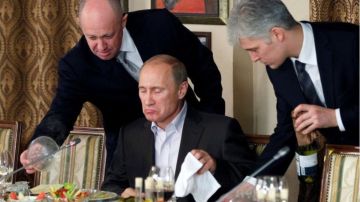 Yevgeny Prigozhin, a la izquierda, es conocido como "el chef de Vladimir Putin".