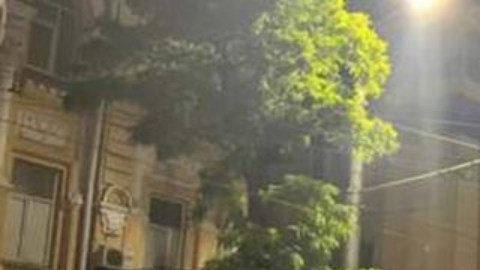 Miembros del grupo Wagner abandonan las instituciones militares en Rostov del Don, donde habían tomado el control.