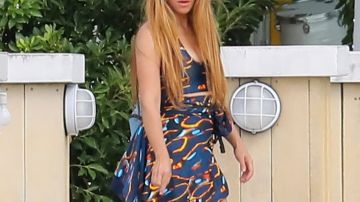 Shakira a las afueras de su casa en Miami.