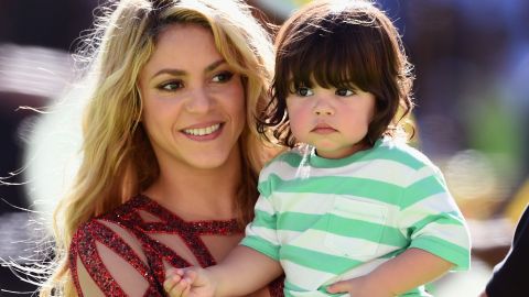 Shakira y su hijo con Gerard Piqué, Milan, en Copa Mundial FIFA Brasil 2014.