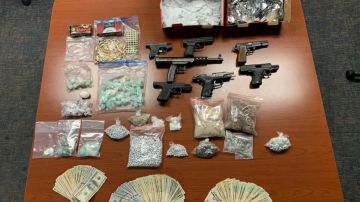 Autoridades del Condado de Ventura incautaron narcóticos, armas y dinero en efectivo.