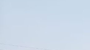 Camioneta del Ejército destrozada por una mina terrestre