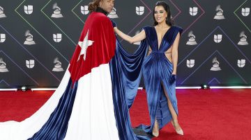 Yotuel y Beatriz Luengo en el Latin Grammy 2023.