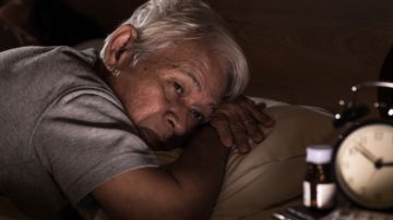 Por qué los adultos mayores se despiertan más temprano