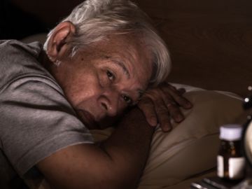 Por qué los adultos mayores se despiertan más temprano