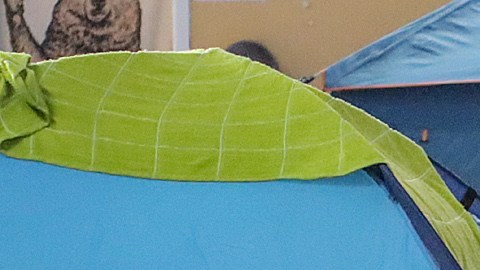 Migrantes mexicanos desplazados por la violencia acaparan la frontera en Tijuana.