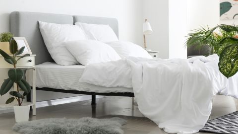 El Feng Shui recomienda tener libre el espacio bajo la cama.