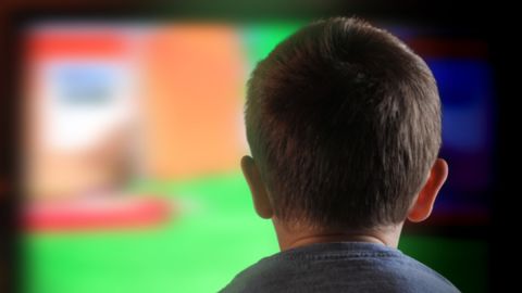A partir de qué edad pueden ir los niños al cine y cuál es la razón médica
