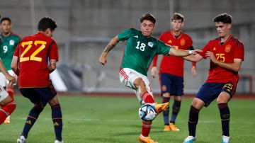 Rodrigo Huescas de la Selección de México Sub-23 vs. España.