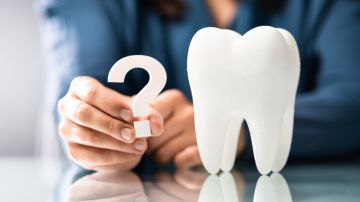 Qué alimentos debes dejar de comer si no quieres manchar tus dientes