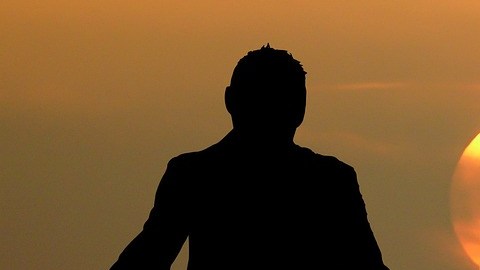 Una familia de 4 personas requiere ingresos de $85,000 dólares al año, según una encuesta de Gallup.