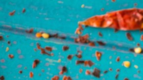Por qué comer picante afecta las hemorroides