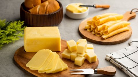 Qué puede pasarte si comes demasiado queso