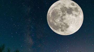La luna llena de julio 2023 es una superluna, ideal para atraer riqueza a nuestras vidas.