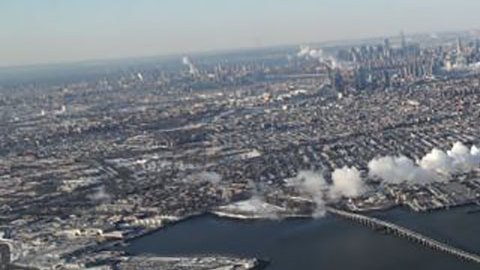 Rikers Island, el cuestionado complejo de 10 cárceles en una isla de Nueva York que se convirtió en una “vergüenza nacional” para la ciudad