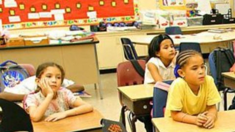 La junta educativa del estado de Florida aprobó un nuevo plan de estudio para niños de preescolar, primaria y secundaria.