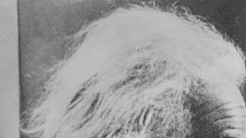 Oppenheimer y Einstein: la complicada relación entre el "padre" de la bomba atómica y el nobel de Física