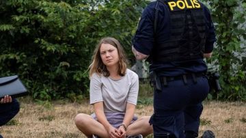 Suecia acusa a Greta Thunberg de bloquear un puerto petrolero
