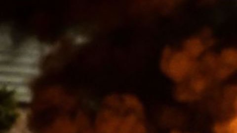 Cuándo fue el primer estallido en los suburbios franceses y por qué se repiten periódicamente