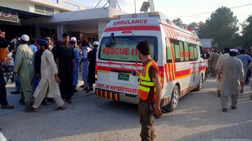 Pakistán: al menos 40 personas mueren en explosión de bomba