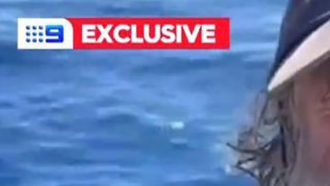El marino australiano que sobrevivió 2 meses con su perra perdido en alta mar tras zarpar de México