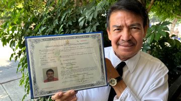 Esteban Espinoza ya es ciudadano de Estados Unidos. (Cortesía Paulina Herrera)