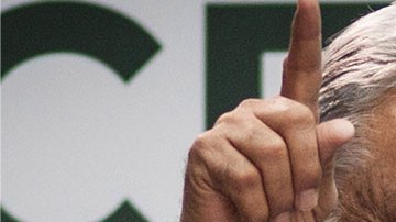 AMLO arremete contra aspirante presidencial opositora Xóchitl Gálvez: “De vender gelatinas pasó a ser millonaria”
