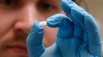 FDA aprueba la primera píldora anticonceptiva de venta libre en los EE.UU.