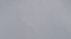 Hombre acusado de intentar abrir puerta del avión de United y atacar a tripulación es declarado no es apto para juicio