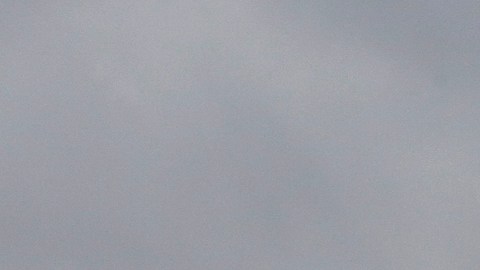 Hombre acusado de intentar abrir puerta del avión de United y atacar a tripulación es declarado no es apto para juicio