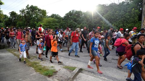 Nueva ola migratoria invade la frontera sur de México, advierten activistas