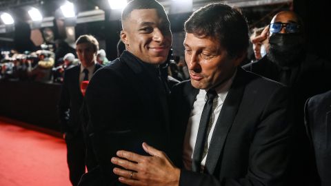 Kylian Mbappé y Leonardo.