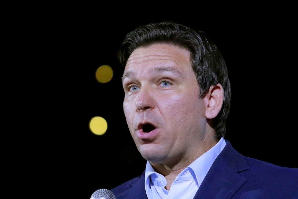 El gobernador de Florida, Ron DeSantis, enfrenta una primer demanda por la Ley SB 1718.