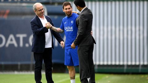 Nasser Al-Khelaïfi junto a Lionel Messi y Luis Campos.