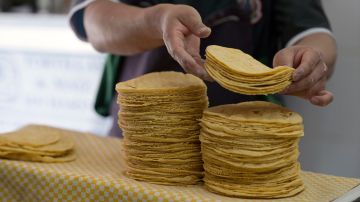 México en la maraña de limpiar sus tortillas del maíz transgénico