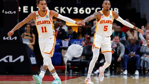 ATLANTA, GA - OCTOBER 21: Trae Young y Dejounte Murray, dos de las figuras de los Atlanta Hawks, que por primera vez jugarán en México.