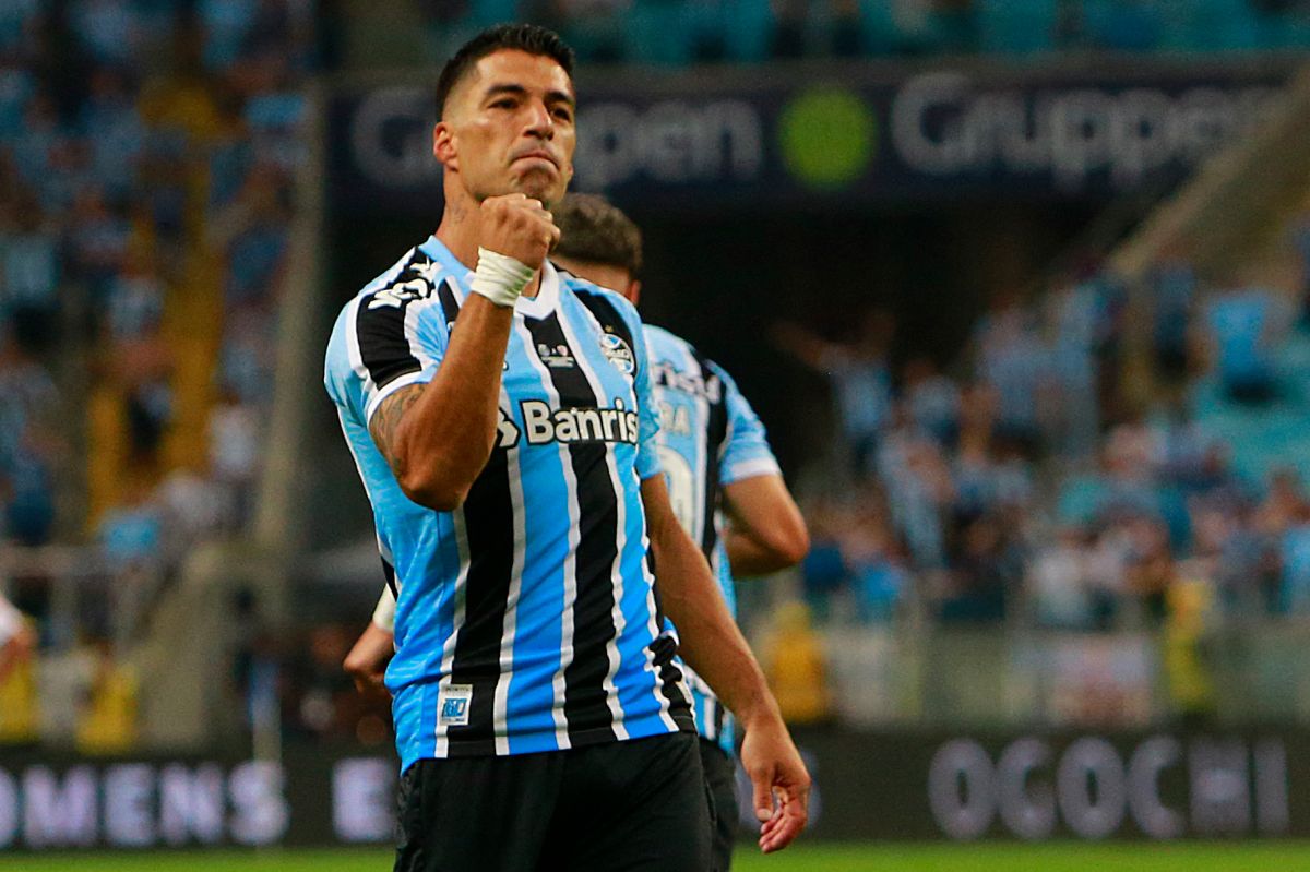 Luis Suárez con los colores del Gremio de Brasil.