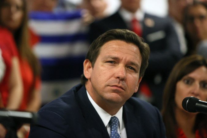 Ron DeSantis realizó ajustes en su equipo de campaña, pero esto lo ha perjudicado
