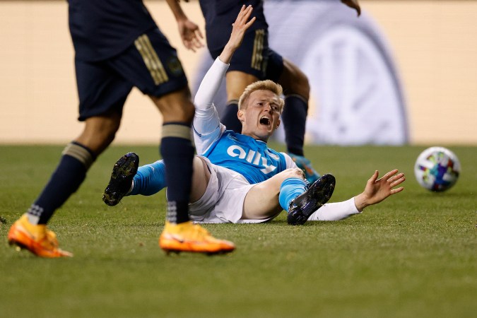 Karol Świderski durante un partido de Charlotte contra Philadelphia Union en 2022. Foto: Tim Nwachukwu/Getty Images.