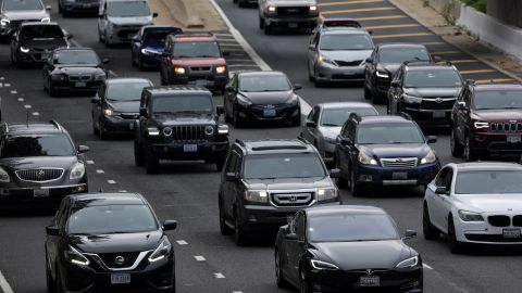 Las personas que transporten a indocumentados hacia Florida enfrentarán prisión.