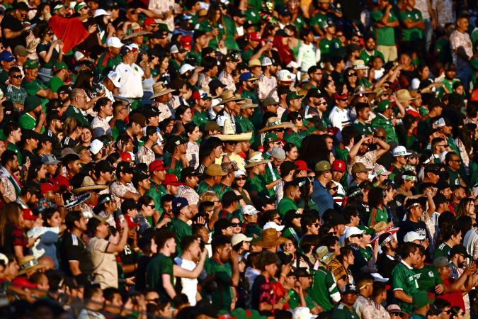Fans mexicanos en el Levi's Stadium.