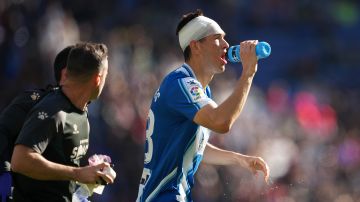 Mexicano César Montes con Espanyol de Barcelona.