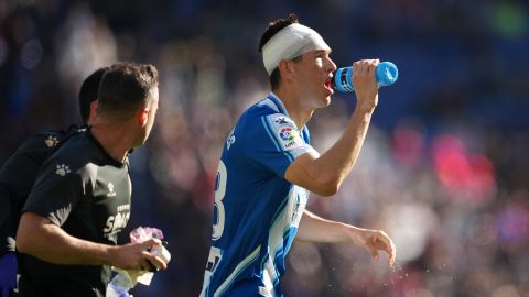 Mexicano César Montes con Espanyol de Barcelona.