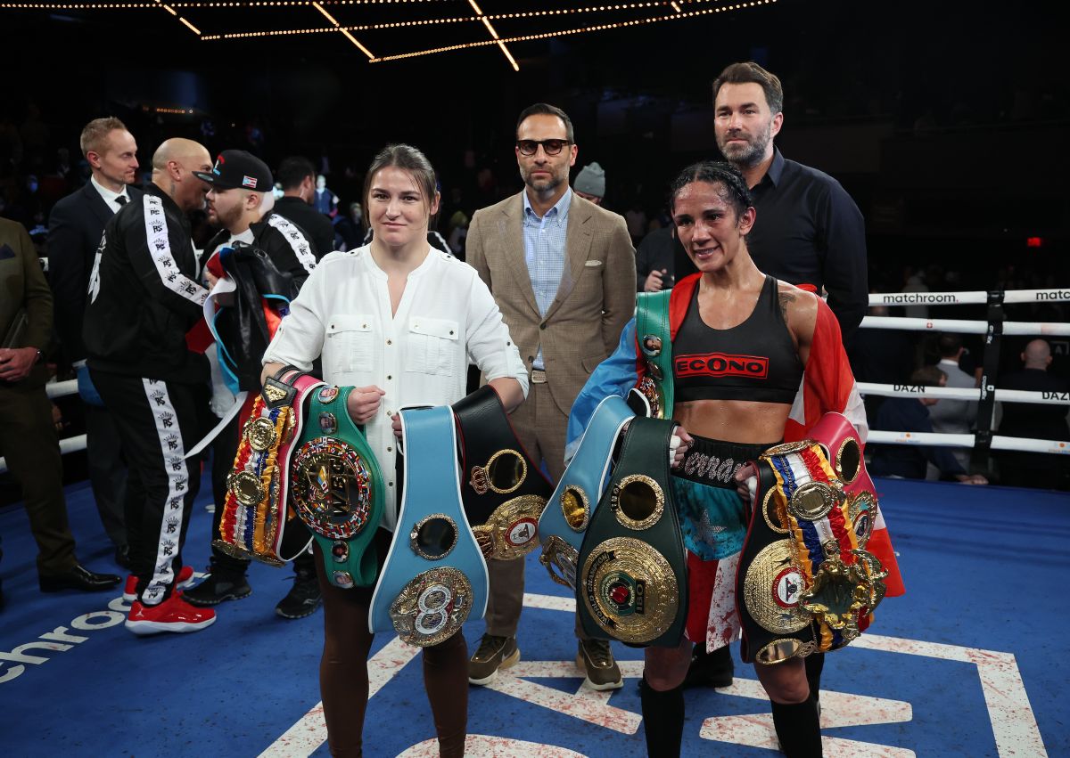 Katie Taylor (i) y Amanda Serrano.