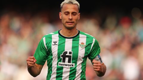 Sergio Canales con el Real Betis de España.